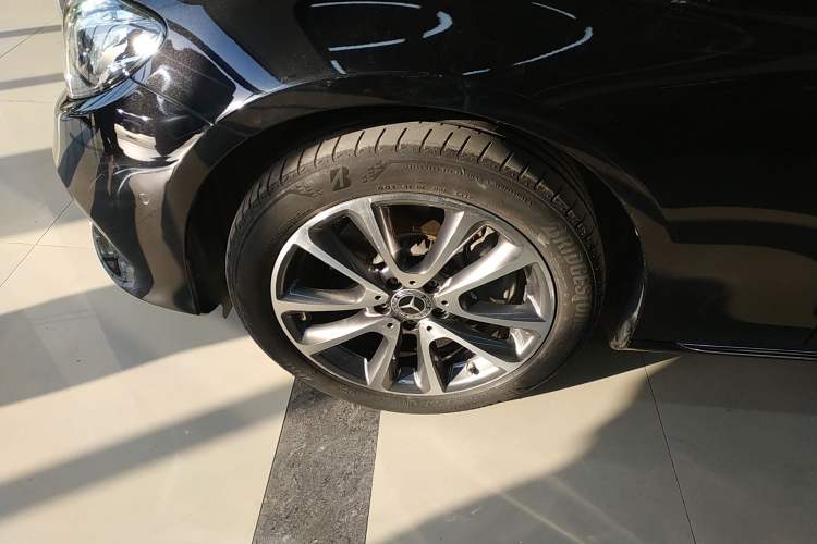 Used Mercedes-Benz E-Class 2019 E 260 L
