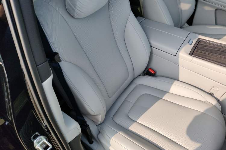 Used Hima AITO M9 2024 Range-Extended Max Edition 52 kWh 6-Seater Version
