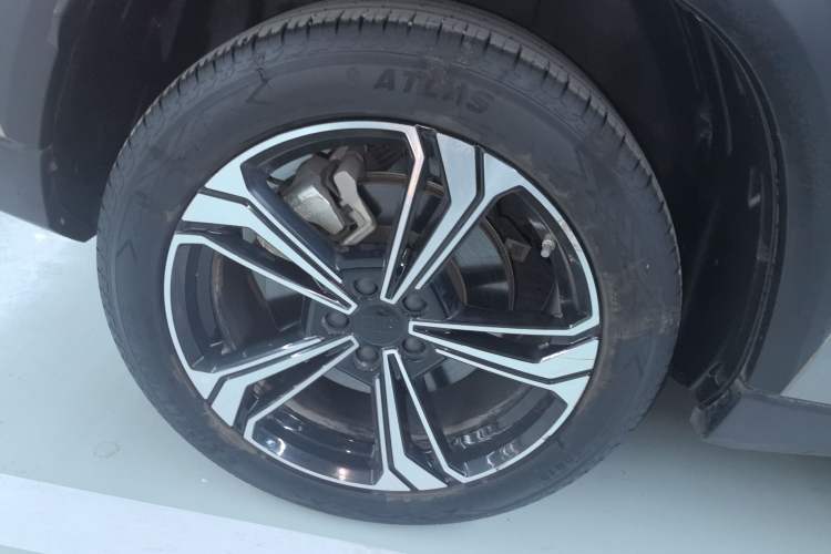 Used  L7 2023 1.5T 115 km MAX
