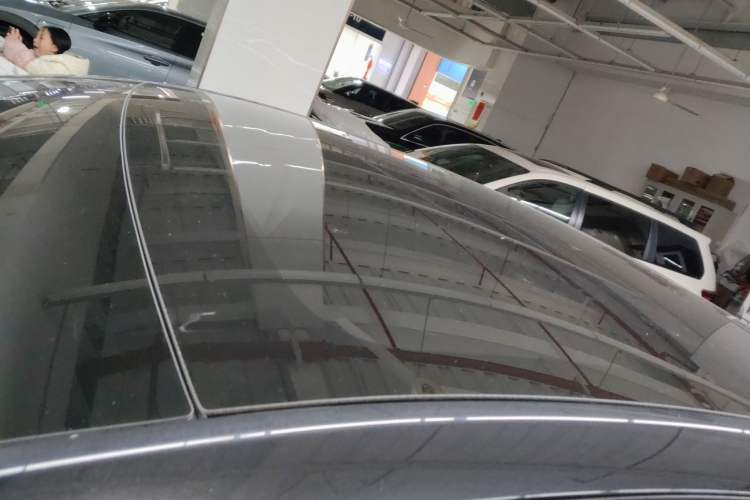 Used Tesla Model Y 2025 Rear-Wheel-Drive Version
