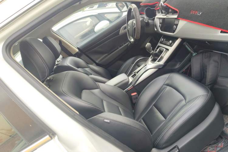 Used Geely Auto Emgrand X7 Sport 2016 2.0L Manual ZhiShang Version
