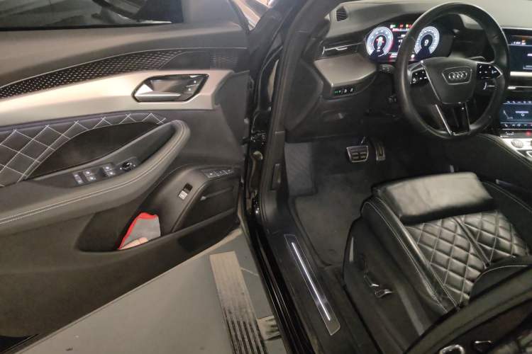 Used Audi Q6 2023 50 TFSI quattro Xingyun Edition Flying Rider Package
