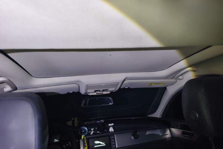 Used Jaguar XF 2016 XF 2.0T Two-Wheel-Drive Luxury Edition
