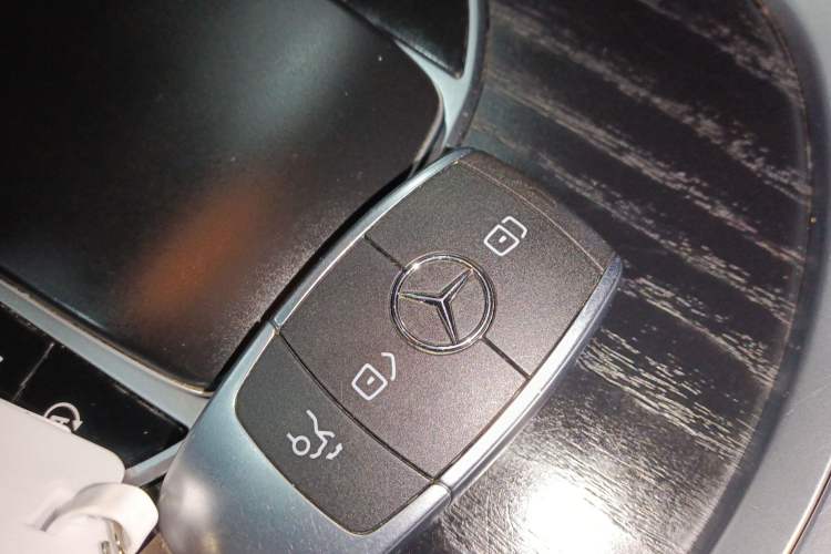 Used Mercedes-Benz C-Class 2021 C 200 L Fashion Edition Sport Version
