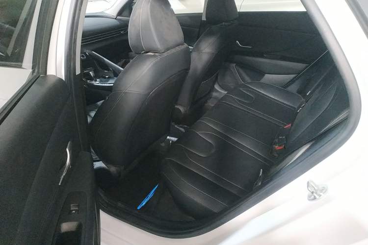 Used Hyundai Elantra 2021 1.5L CVT GLX Elite Edition
