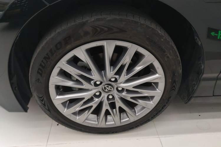 Used Toyota Avalon 2024 Dual-Motor 2.0L Premium Edition
