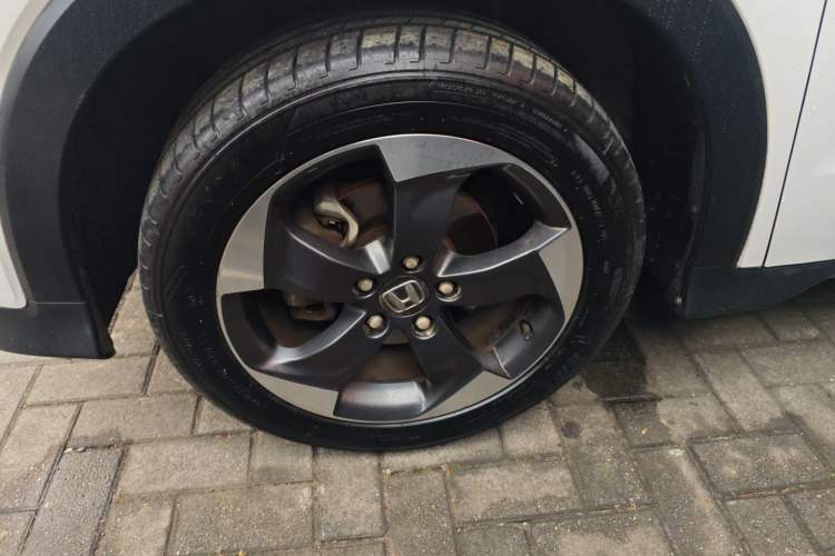 Used Honda Vezel 2017 1.8L CVT Front-Wheel Drive Pioneer Edition