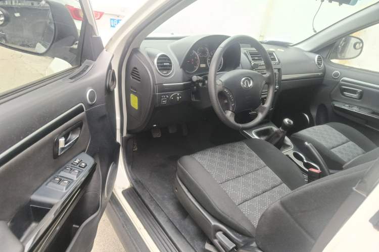 Used Haval H5 Classic 2013 Zhizun Edition 2.0L Manual Two-Wheel Drive Entry-Level Model