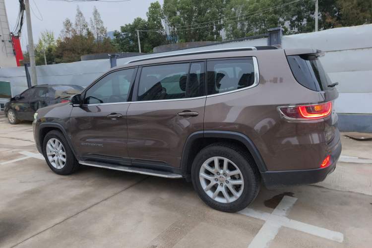 Used  Commander 2018 2.0T Two-Wheel Drive Enjoy Edition China V
