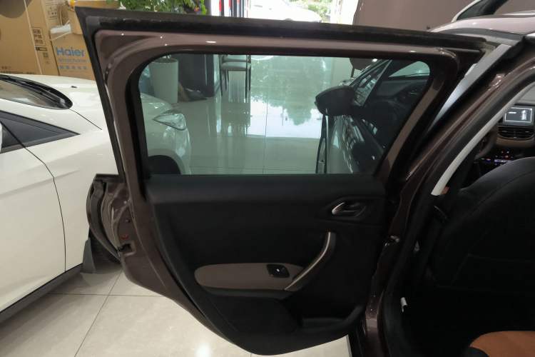 Used Peugeot 2008 2014 1.6L Automatic Fashion Edition
