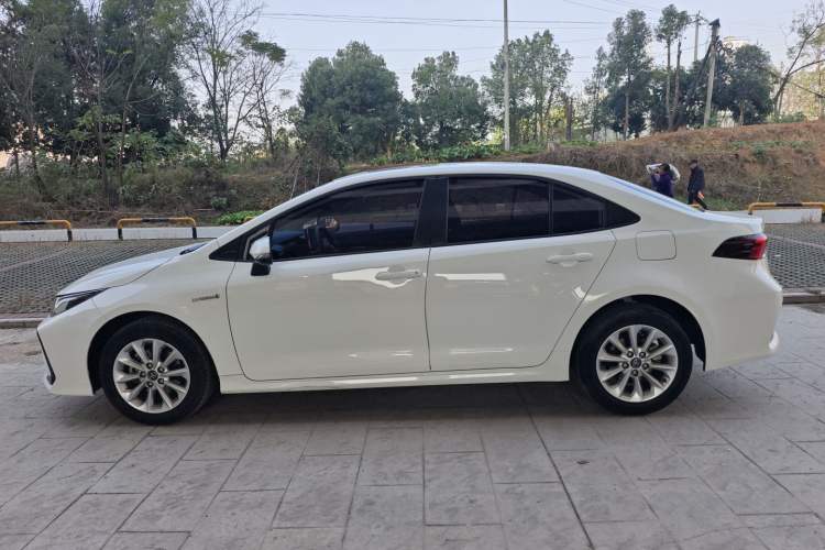 Used Toyota Corolla 2021 Dual-Motor 1.8L E-CVT Elite Edition
