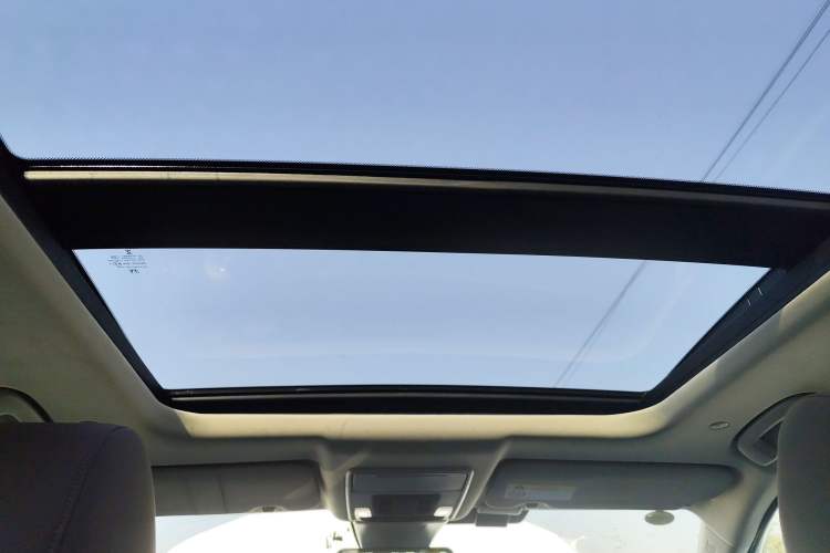 Used Honda CR-V 2023 240TURBO Two-Wheel Drive Deluxe Edition 7 Seats