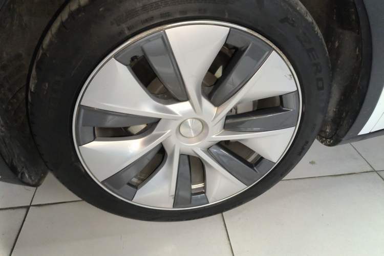 Used Tesla Model Y 2022 Rear-Wheel-Drive Version
