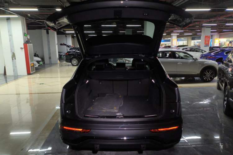 Used Audi Q5L Sportback 2022 Updated 40 TFSI Luxury Edition