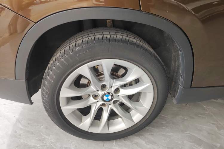 Used BMW X1 2014 sDrive18i Leading Model
