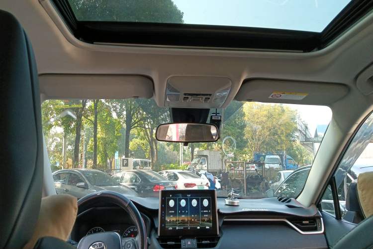 Used Toyota Wildlander 2022 2.0L CVT Two-Wheel Drive Luxury PLUS Edition
