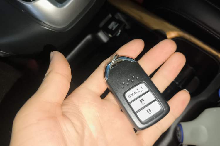 Used Honda CR-V 2017 240TURBO CVT Front-Wheel Drive Fashion Edition