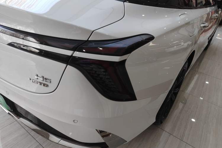 Used Hongqi H6 2024 2.0T ZhiShang Version
