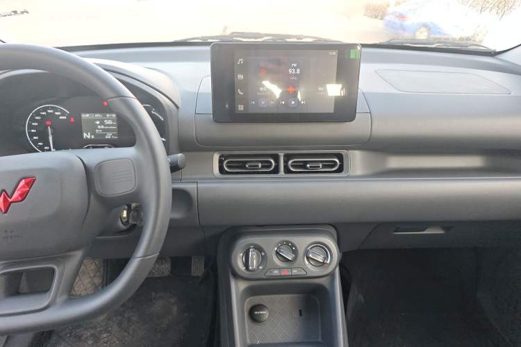 Used Wuling Hongguang New Energy 2024 All-Electric Model 300KM Standard Version
