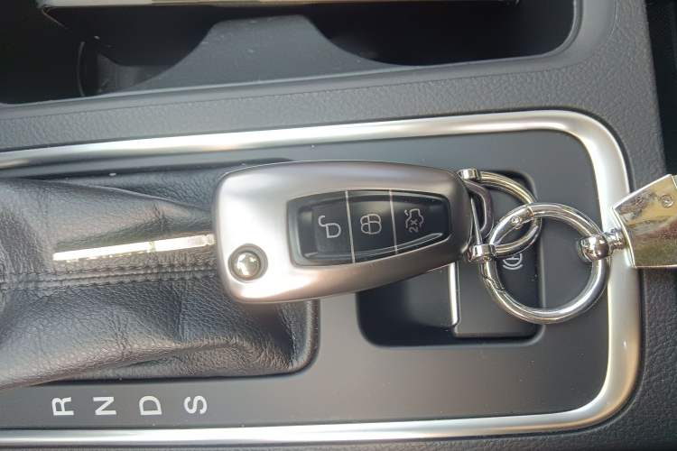 Used Ford Kuga 2017 EcoBoost 180 Two-Wheel-Drive Tiger Leap Model
