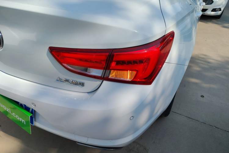 Used Buick Verano 2019 Sedan 20T Dual-Clutch Leading Model
