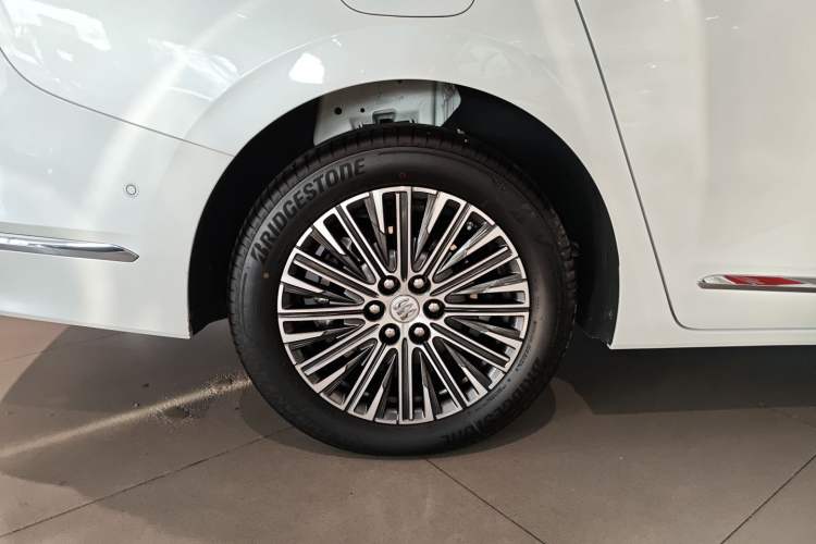 Used Buick GL8 New Energy 2024 Lu Zun Luxury Edition 7-Seater
