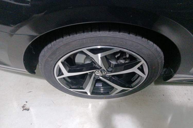 Used Volkswagen Magotan 2025 Zhongxiang Version 330TSI DSG Luxury Edition