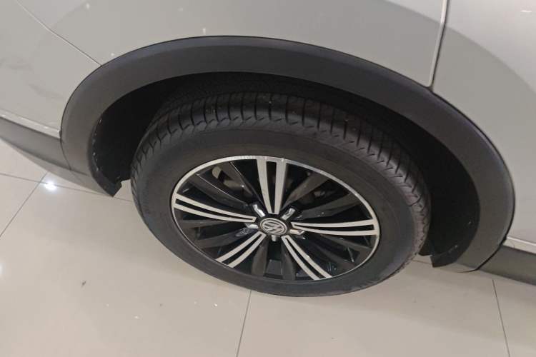 Used Volkswagen Tiguan L 2019 330TSI Automatic Two-Wheel Drive Panoramic Comfort Edition China V Standard
