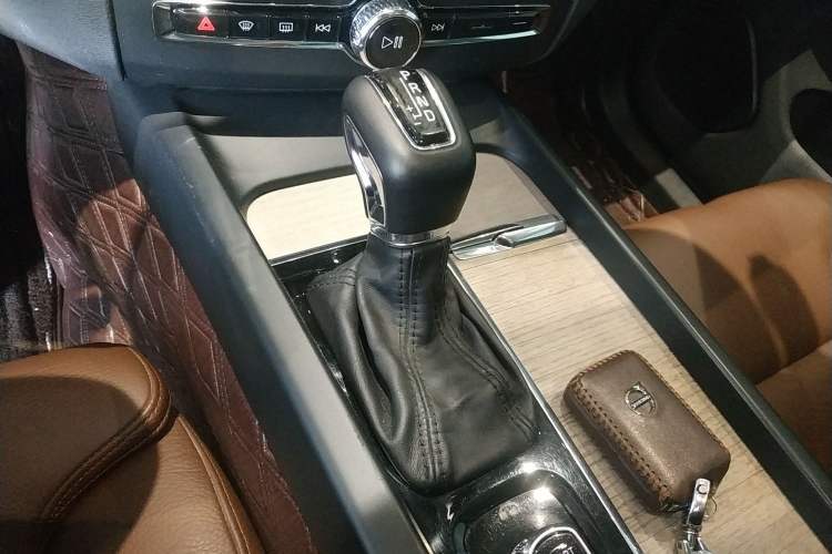 Used Volvo XC60 2020 T5 4x4 Smart Luxury Edition