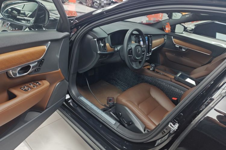 Used Volvo S90 2024 B5 Zhiyi Luxury Edition
