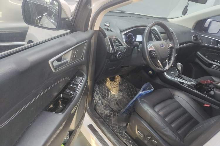 Used Ford Edge 2018 EcoBoost 245 Two-Wheel-Drive Titanium 7-Seater China VI Standard