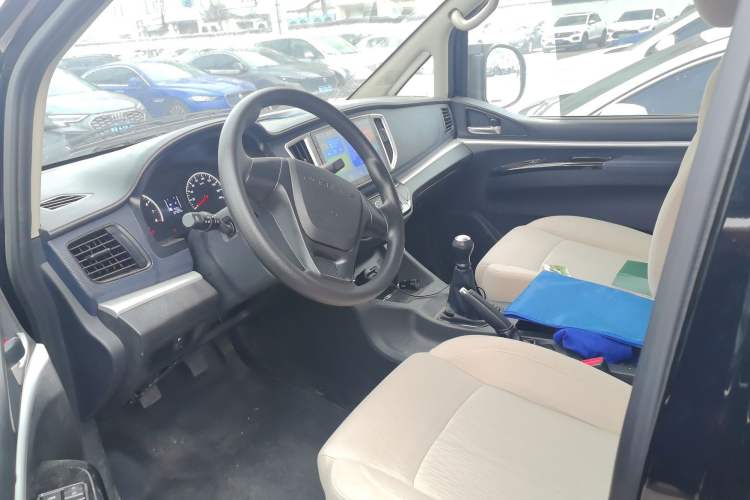 Used FORTHING Lingzhi 2023 M5 1.6L Practical Model 5 Seats