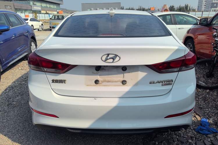 Used Hyundai Elantra 2016 1.4T Dual-Clutch Xuan Dong · Dynamic Version
