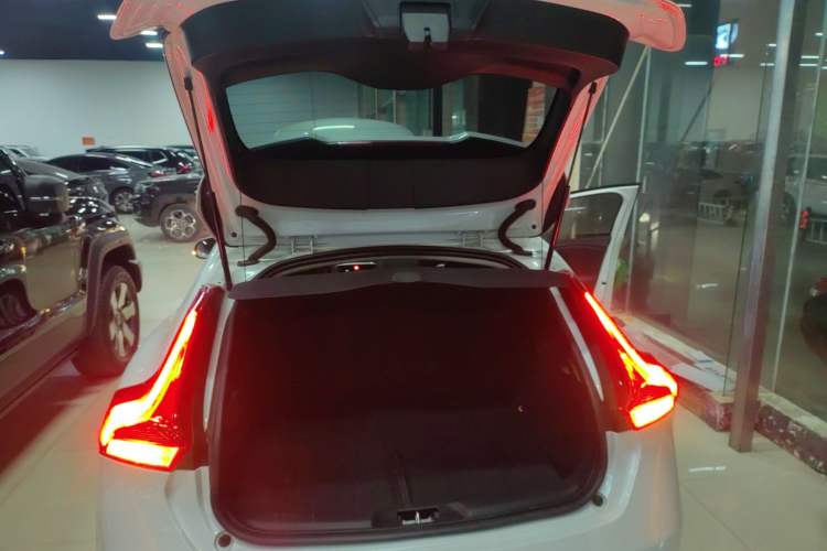 Used Volvo V40 2016 T3 Zhiyi Edition
