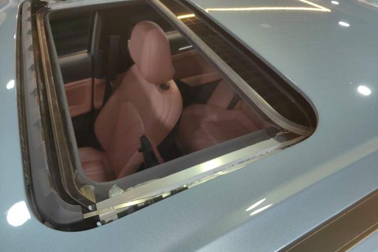 Used  L6 2025 EM-i 140km Starship Edition
