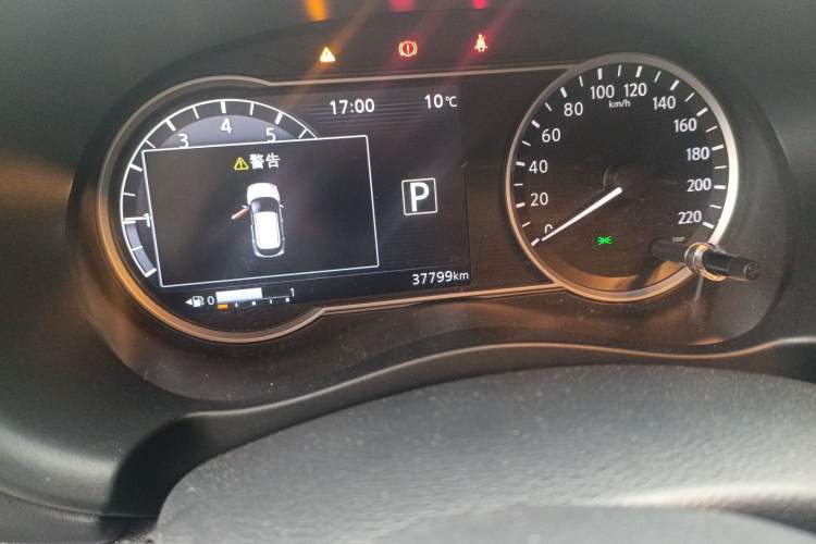 Used Nissan Kicks 2021 1.5L XV CVT Smart Connect Luxury Edition
