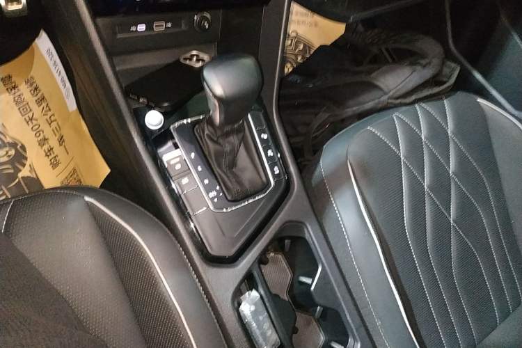 Used Volkswagen Tiguan L 2022 330TSI Automatic Two-Wheel Drive R-Line Enhanced Edition
