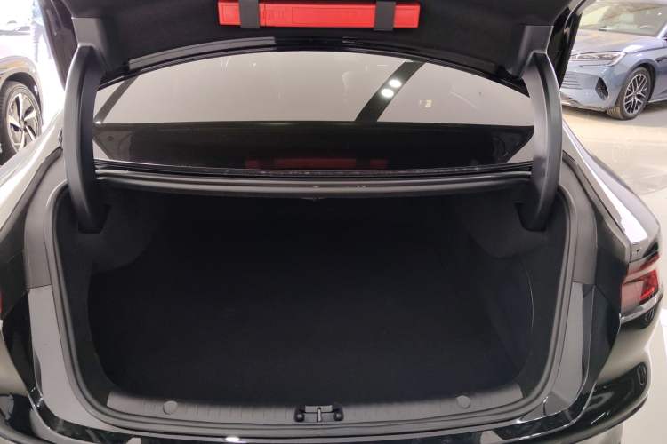 Used BYD Han 2025 EV with 701 km of Laser Radar-Enabled Intelligent Driving