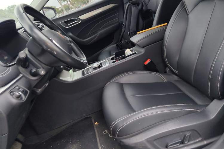 Used Roewe i6 New Energy 2017 45T Hybrid Connect & Smart Enjoyment Edition
