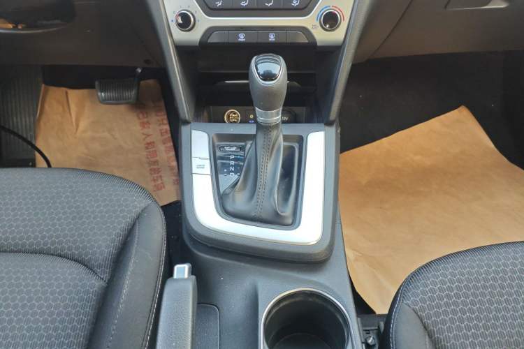 Used Hyundai Elantra 2016 1.6L Automatic ZhiXuan – Elite Version
