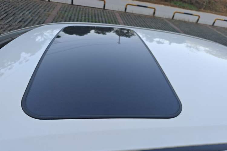 Used Toyota Corolla 2021 Dual-Motor 1.8L E-CVT Elite Edition
