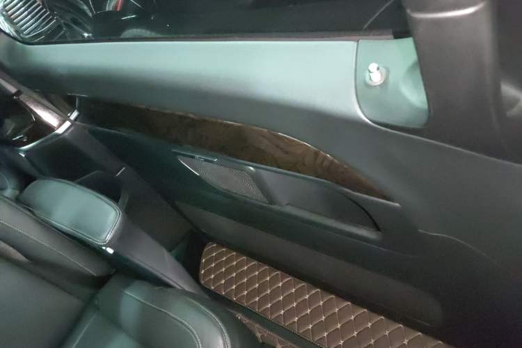 Used Mercedes-Benz V-Class 2018 V 260 Prestige Edition China VI
