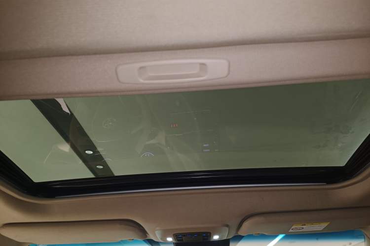 Used Toyota Avalon 2019 Dual-Engine 2.5L Luxury Edition China VI Standard
