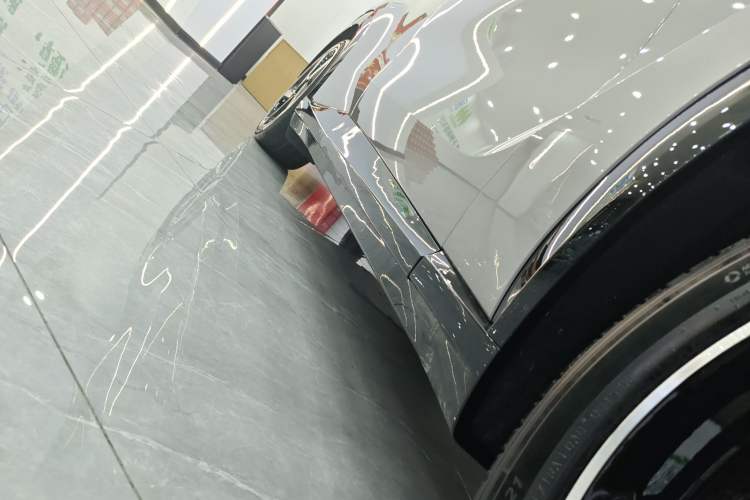 Used  YU7 2025 Ultra-Long Range High-Performance All-Wheel-Drive Max Edition
