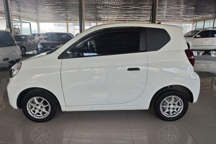 Used Roewe Clever 2021 302 km New Four-Seater Super-Efficient Version