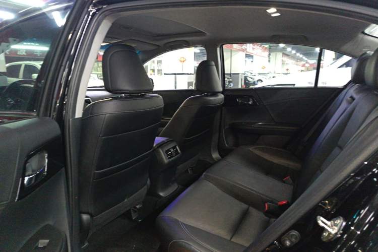 Used Honda Accord 2016 2.0L Luxury Edition
