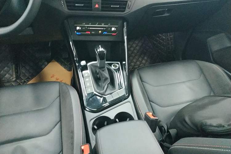 Used Volkswagen Tayron 2020 330TSI Two-Wheel Drive Luxury Smart Connectivity Version
