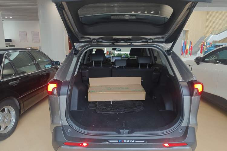 Used Toyota RAV4 2022 2.0L CVT Two-Wheel Drive Fashion Plus Edition
