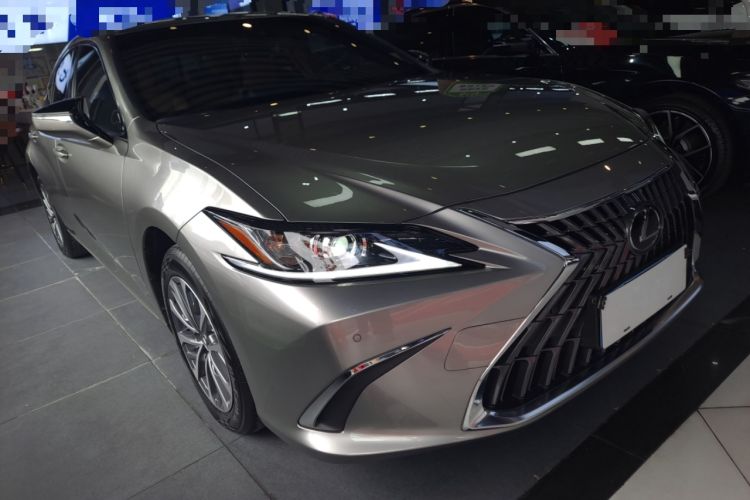 Used Lexus ES 2023 200 Excellence Edition
