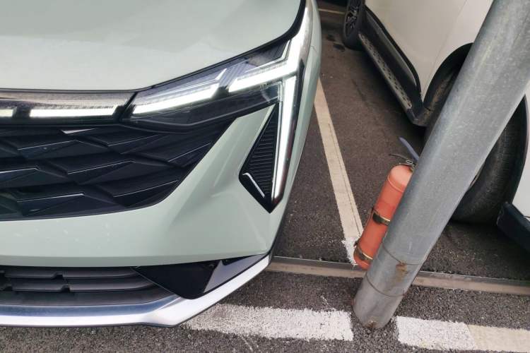 Used Geely Auto Emgrand X7 Sport 2023 Boyue COOL 1.5TD ZhiZun Edition